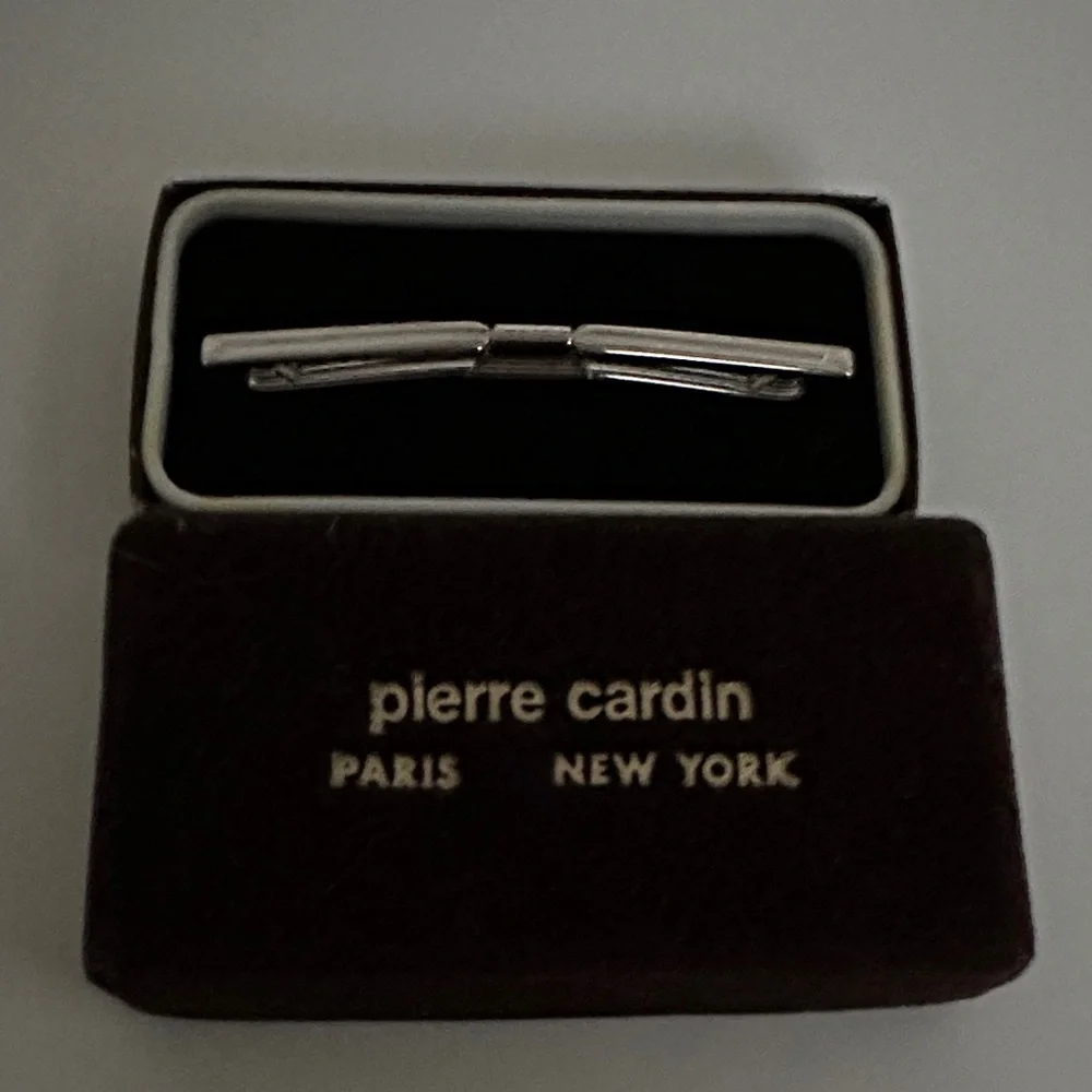 Pierre Cardin Sleek Silver Tie Bar